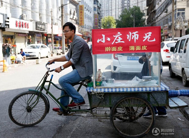 80后涼皮哥莊棟：放棄世界500強公司高管蹬三輪創業