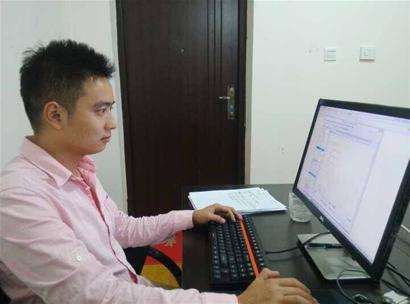 大四男生張學(xué)坤提醒:宅在宿舍是無法創(chuàng)業(yè)的 大四男生張學(xué)坤提醒:宅在宿舍是無法創(chuàng)業(yè)的