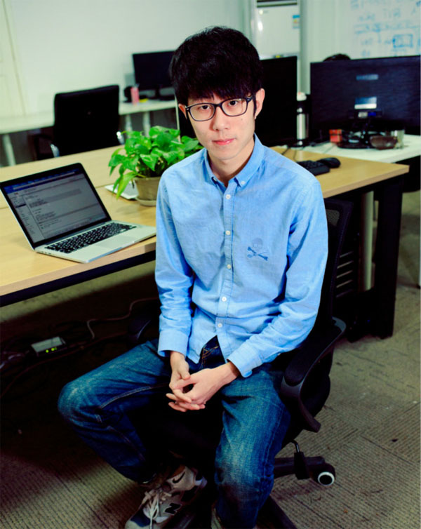 V電影團(tuán)隊(duì):4個(gè)大學(xué)生,5年創(chuàng)業(yè)3輪融資,看他們?nèi)绾螐?到1 V電影團(tuán)隊(duì):4個(gè)大學(xué)生,5年創(chuàng)業(yè)3輪融資,看他們?nèi)绾螐?到1