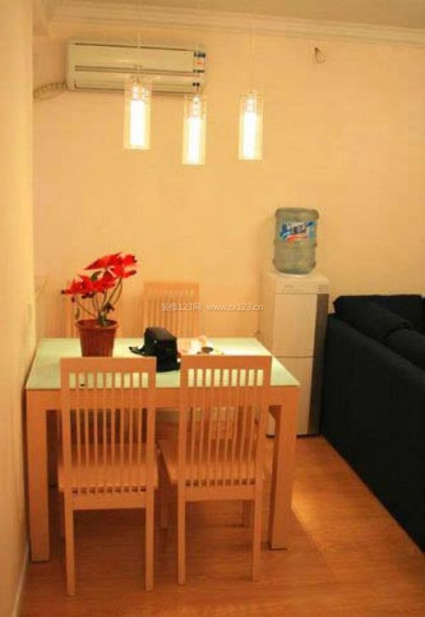 散發(fā)陽光氣息的80平小戶型圖片