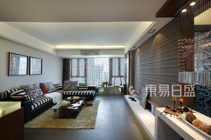 120㎡兩居現(xiàn)代簡約風(fēng)格裝修案例