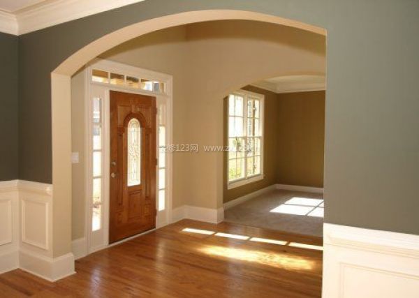 立秋之后，裝修卻開始&ldquo;熱&rdquo;了起來。不少有經(jīng)驗的人士喜歡秋季裝修，圖的是氣候干燥，木質板材不易返潮，涂料、油漆容易干等便利