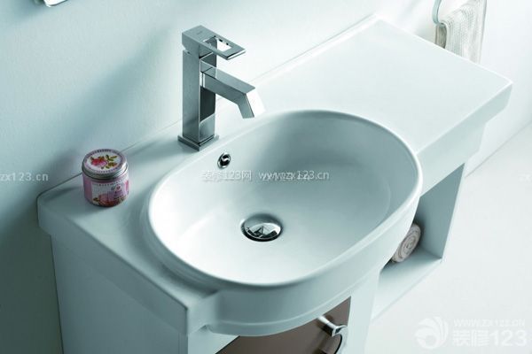 衛(wèi)浴裝修怎么樣最省錢——衛(wèi)浴潔具選擇中檔產(chǎn)品