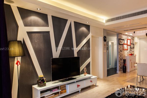 成都怎樣裝修房子最省錢——電視墻材料多比較