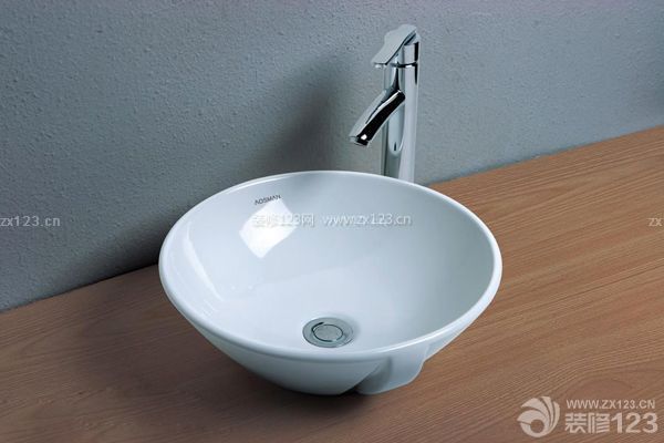 怎么樣裝修最省錢——選擇品牌潔具中的中檔產(chǎn)品