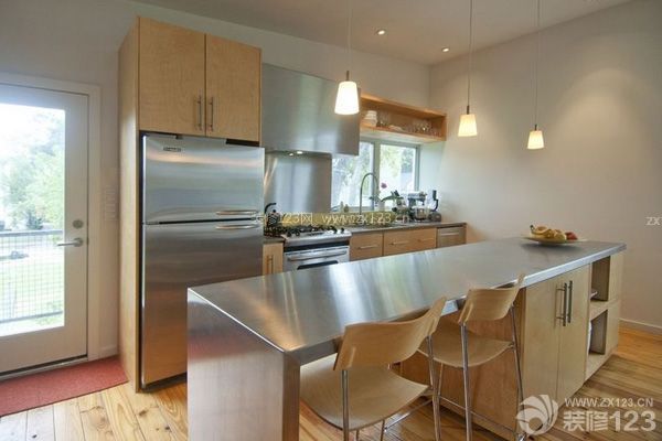 進(jìn)行廚房裝修，注意水電改造