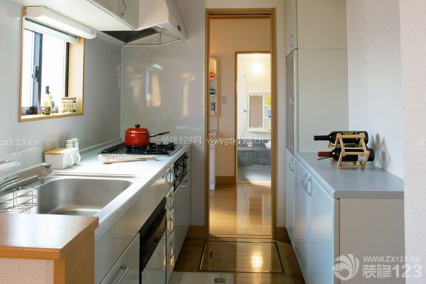 小房子裝修費(fèi)用3：廚衛(wèi)墻地磚費(fèi)用