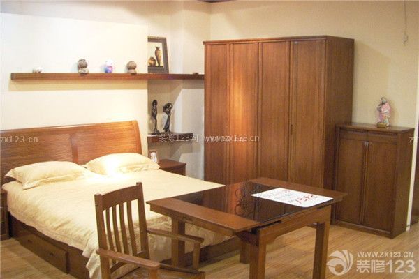 現(xiàn)代風格實木家具