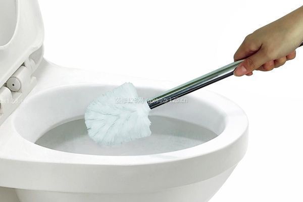 東莞衛(wèi)生間如何清洗——陶瓷潔具